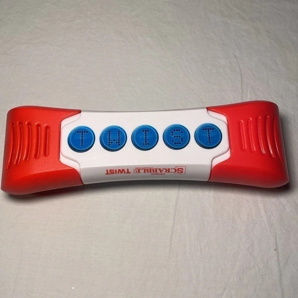 Hasbro Games Electronic Scrabble Twist NWOT